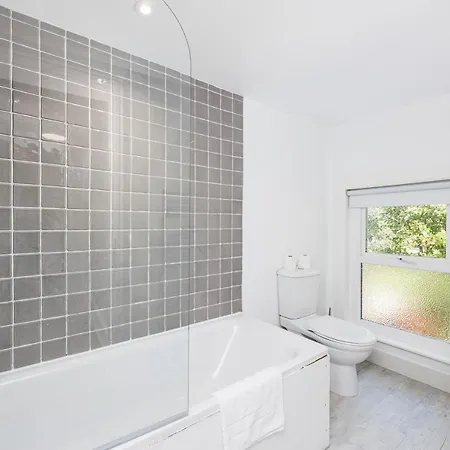Welcomestay Colliers Wood Two Bed Apartment - Home Away From Home London Exterior photo